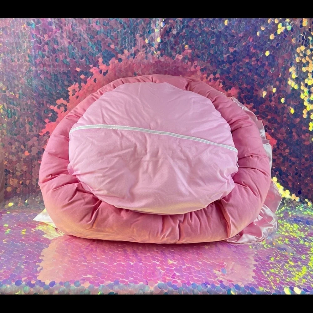 Fairytale Dreams Pink Ruffled Pet Bed